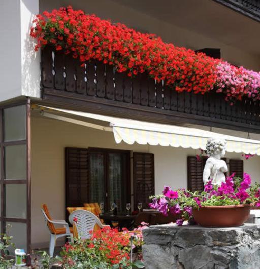 لاتشيس Pension Tannenhof المظهر الخارجي الصورة